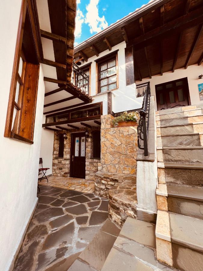 Kris Guesthouse Berat Exterior photo